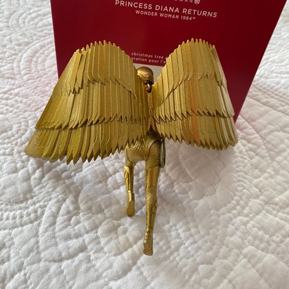 Princess Diana Returns Wonder Woman 1984 Christmas Hallmark Keepsake 2020 WW84 - Picture 3 of 11